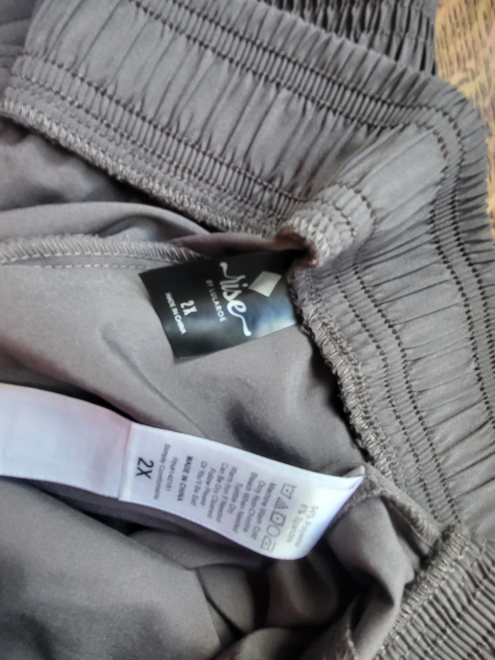 Lularoe RISE Infinite Joggers 2x - Picture 2 of 4